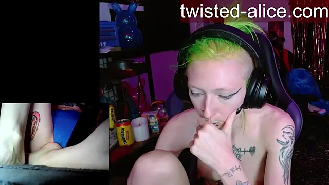 alicewonder09 online show from 18, 4, 2026