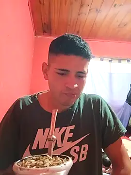 Snapshot of ynose2 chatting on 25, 10, 2025 ynose2 online show from 25, 10, 2025