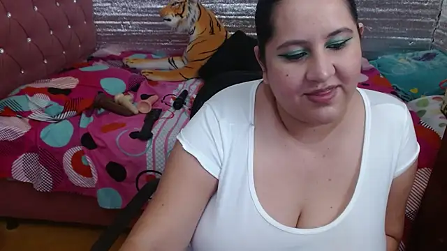 EMILY-NESSA online show from 25, 2, 2025