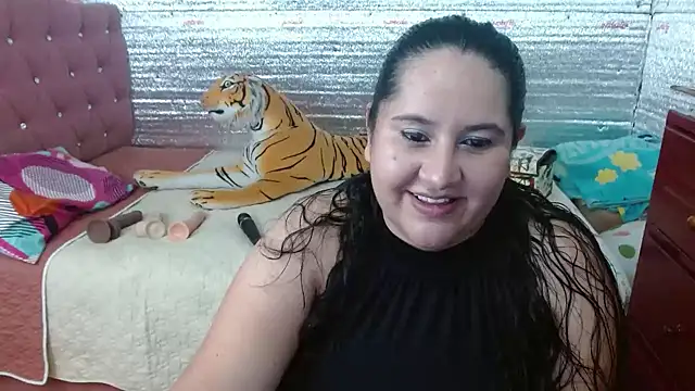 EMILY-NESSA online show from 25, 1, 2025