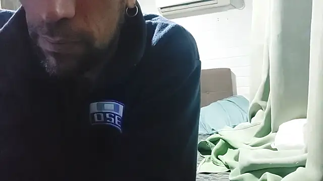 Hotcasados69 online show from 2, 5, 2026