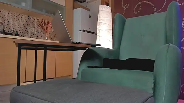 Yourfreebird online show from 9, 2, 2025