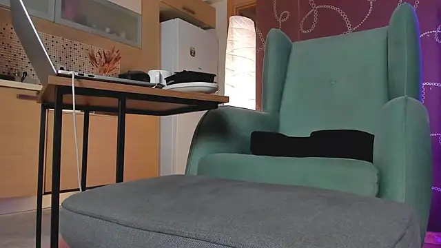 Yourfreebird online show from 2, 3, 2025