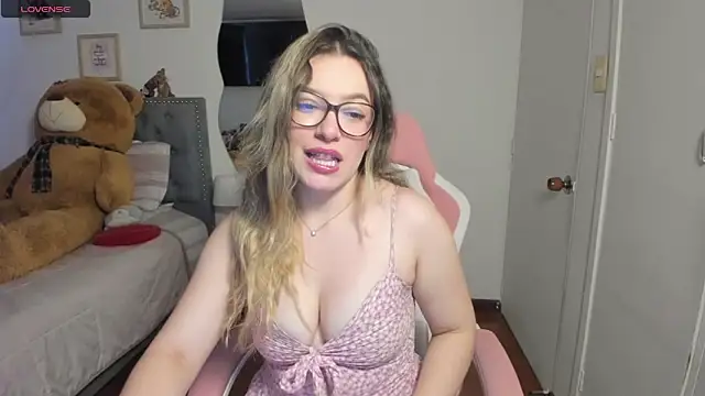 Snapshot of samysweet_8 chatting on 16, 5, 2026 samysweet 8 online show from 16, 5, 2026