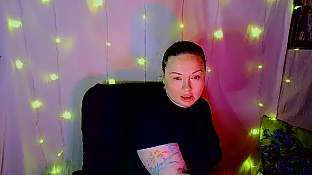 Victoria Marks online show from 23, 11, 2025