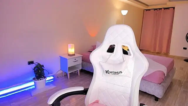 Snapshot of carleee_winter chatting on 11, 9, 2025 carleee winter online show from 11, 9, 2025