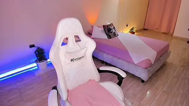 Snapshot of carleee_winter chatting on 12, 9, 2025 carleee winter online show from 12, 9, 2025