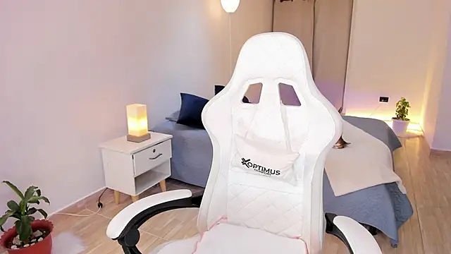 carleee winter online show from 22, 12, 2025