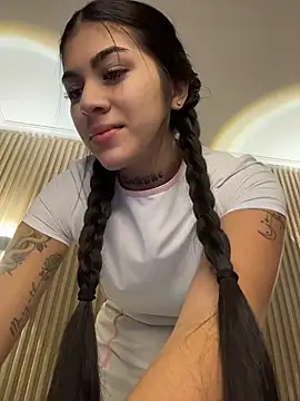 Sarasanders 4 online show from 11, 11, 2025