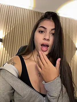 Sarasanders 4 online show from 9, 10, 2025