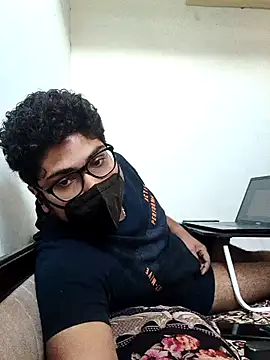 Snapshot of thebrownboi01 chatting on 29, 11, 2025 thebrownboi01 online show from 29, 11, 2025