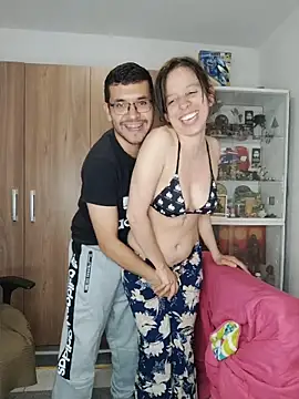 Isaandysex2428 online show from 13, 4, 2026