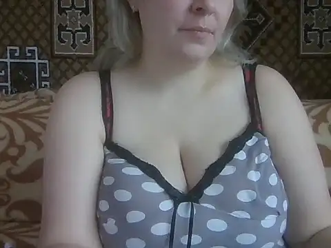 Diana Britt online show from 4, 11, 2025