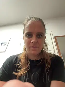 Snapshot of LadyChantale chatting on 7, 5, 2026 LadyChantale online show from 7, 5, 2026