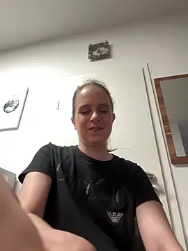 Snapshot of LadyChantale chatting on 4, 5, 2026 LadyChantale online show from 4, 5, 2026