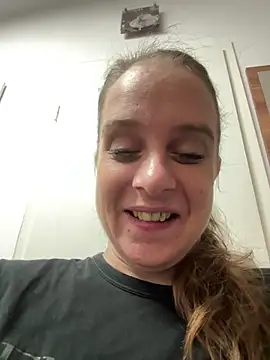 Snapshot of LadyChantale chatting on 5, 5, 2026 LadyChantale online show from 5, 5, 2026