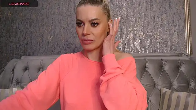 Snapshot of BlondieStar chatting on 4, 2, 2026 BlondieStar online show from 4, 2, 2026