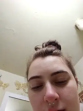 Snowbunnycake 131 online show from 18, 9, 2025