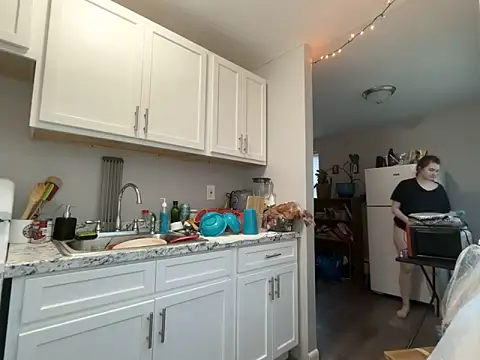 Snowbunnycake 131 online show from 6, 11, 2025