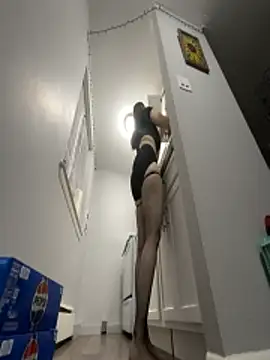 Snowbunnycake 131 online show from 29, 10, 2025