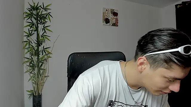 Giordano Russo online show from 2, 3, 2025