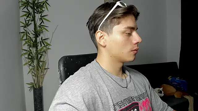 Giordano Russo online show from 5, 3, 2025