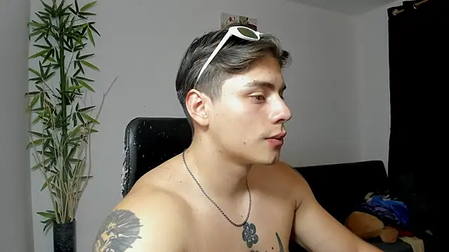 Giordano Russo online show from 5, 3, 2025