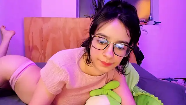 Snapshot of _Lunnaa_ chatting on 21, 12, 2024 Lunnaa online show from 21, 12, 2024