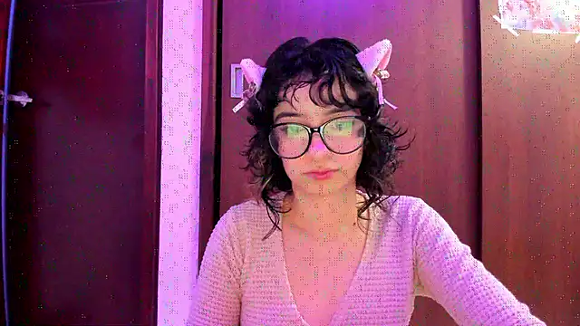 Snapshot of _Lunnaa_ chatting on 27, 10, 2025 Lunnaa online show from 27, 10, 2025