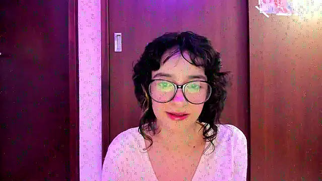 Snapshot of _Lunnaa_ chatting on 26, 9, 2025 Lunnaa online show from 26, 9, 2025