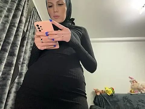 GumusGuray online show from 13, 3, 2025