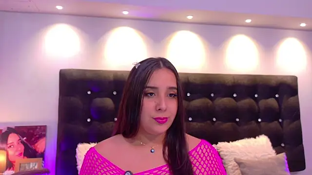 ValenScott1 online show from 1, 12, 2025