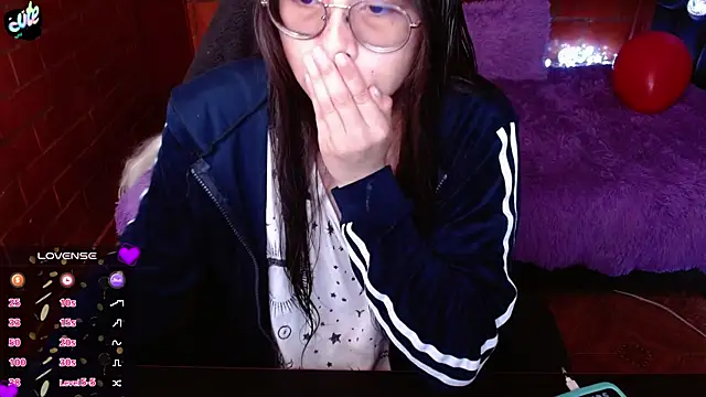 MidoriQuiinn online show from 24, 4, 2026