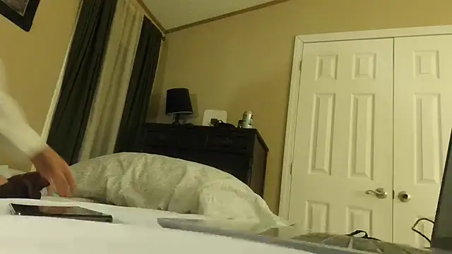 KatieDomme online show from 26, 1, 2025