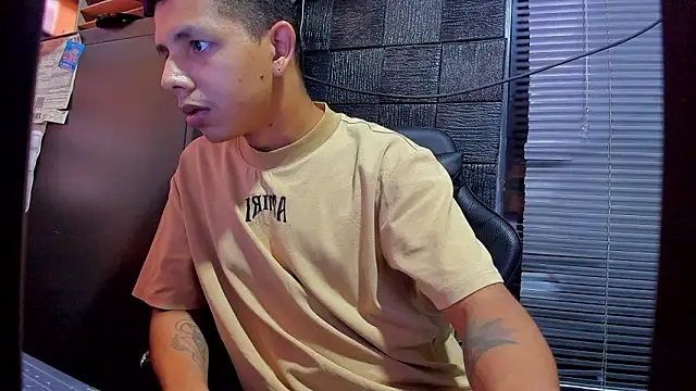 Snapshot of boy_bigcock24cm chatting on 14, 6, 2026 boy bigcock24cm online show from 14, 6, 2026