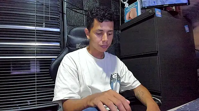 Snapshot of boy_bigcock24cm chatting on 23, 6, 2026 boy bigcock24cm online show from 23, 6, 2026