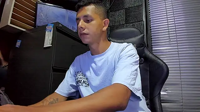 Snapshot of boy_bigcock24cm chatting on 9, 7, 2026 boy bigcock24cm online show from 9, 7, 2026