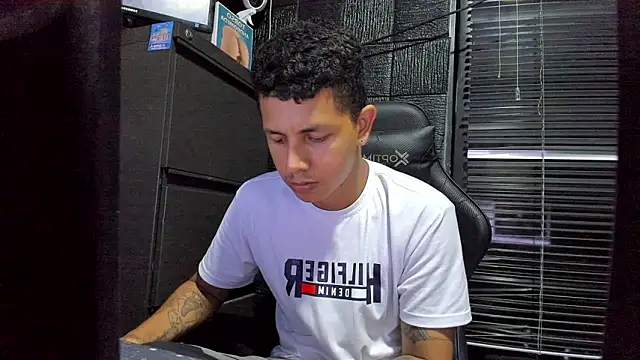 Snapshot of boy_bigcock24cm chatting on 20, 6, 2026 boy bigcock24cm online show from 20, 6, 2026