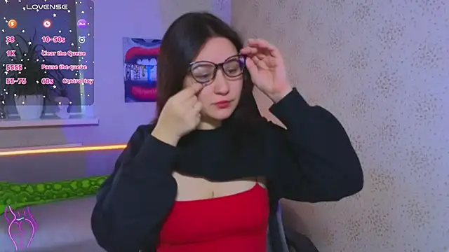 EsterLogan online show from 1, 11, 2025