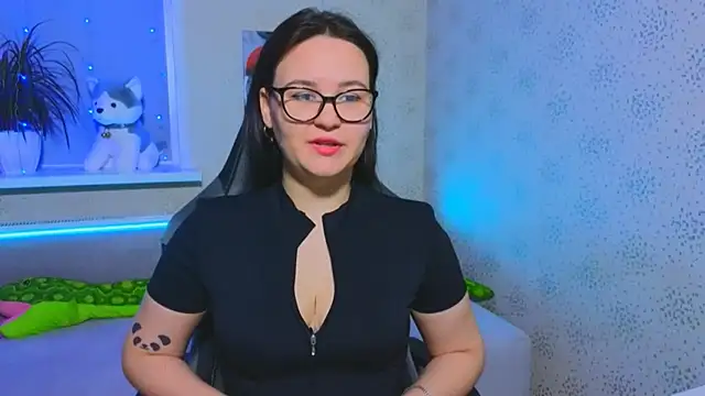 EsterLogan online show from 30, 11, 2025