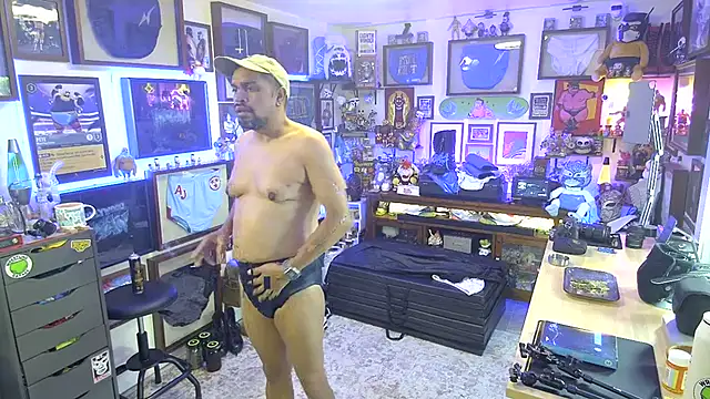 Briefs bud online show from 12, 4, 2026