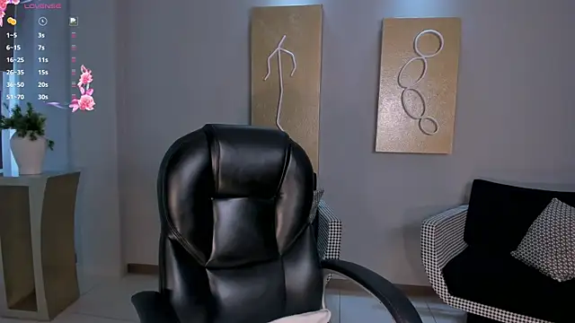 Snapshot of NinaMichelle chatting on 11, 6, 2026 NinaMichelle online show from 11, 6, 2026