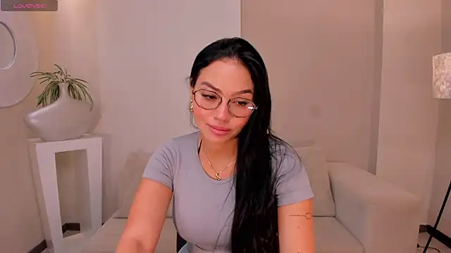 MollyJones  online show from 3, 6, 2026