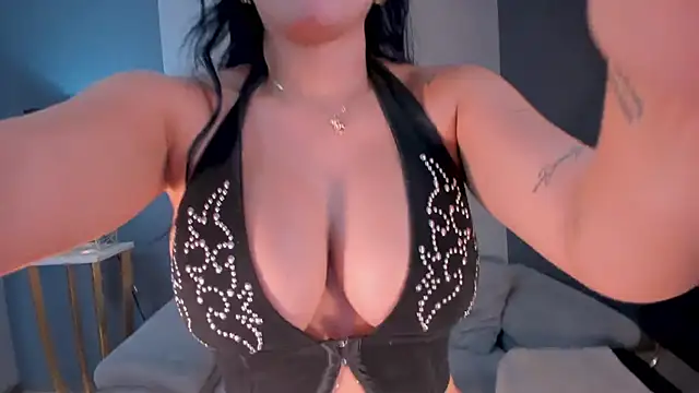 MollyJones  online show from 11, 6, 2026