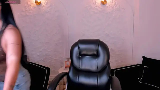 MollyJones  online show from 9, 6, 2026