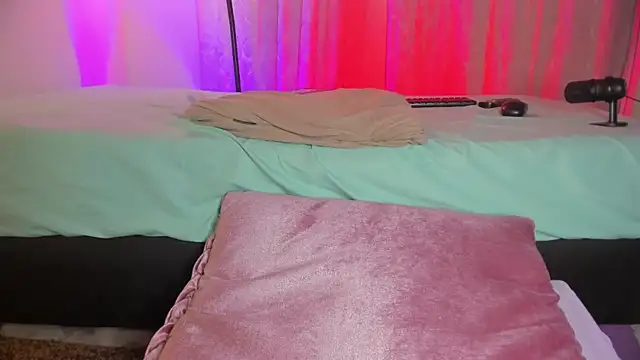 hot booty  online show from 15, 3, 2025