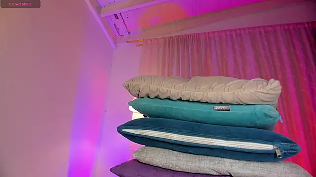 hot booty  online show from 13, 3, 2025