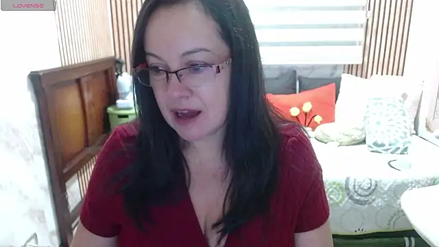 Sonialorens  online show from 5, 6, 2026