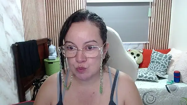 Sonialorens  online show from 12, 5, 2026