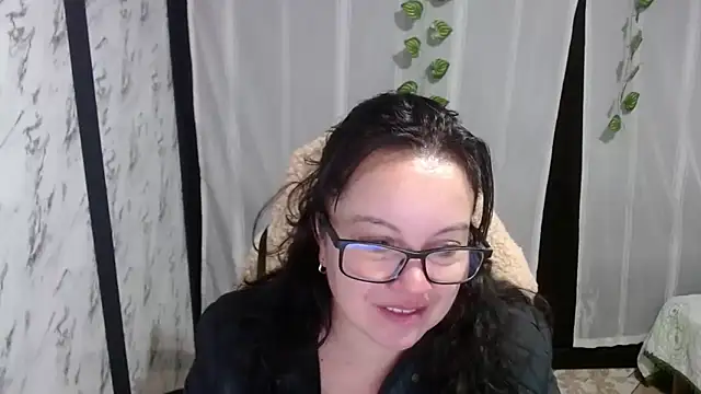 Sonialorens  online show from 13, 3, 2025